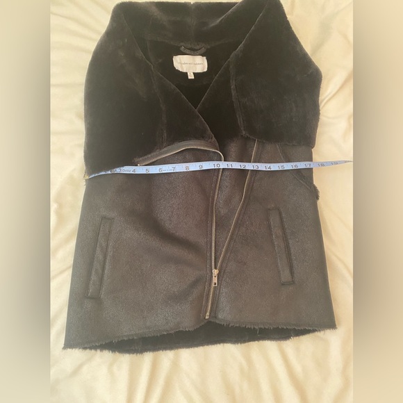 Cupcakes and Cashmere Faux fur and suede vest - Picture 8 of 9